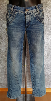 Jeans von der Marke " Red Bridge "